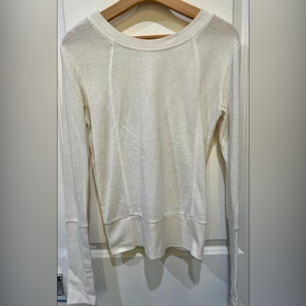 Alo yoga white long sleeve, small - cover up